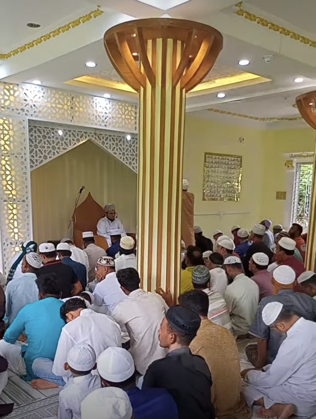 নড়াইলে দৃষ্টিনন্দন বায়তুন নাজাত জামে মসজিদের শুভ উদ্বোধন