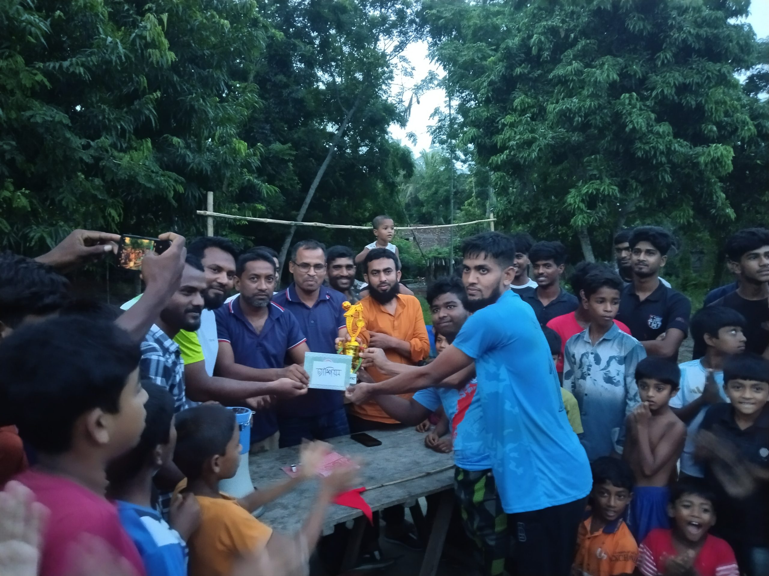 লোহাগড়ায় ৪ দলীয় ফুটবল টুর্নামেন্টের ফাইনাল খেলা ও পুরস্কার বিতরণ